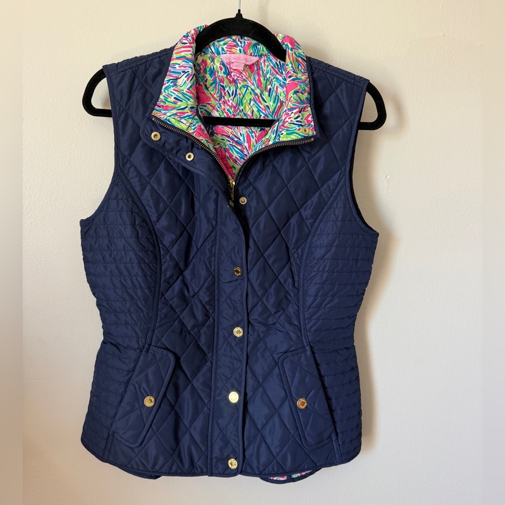 Lilly Pulitzer navy blue quilted puffer vest with floral lining double pocket -M